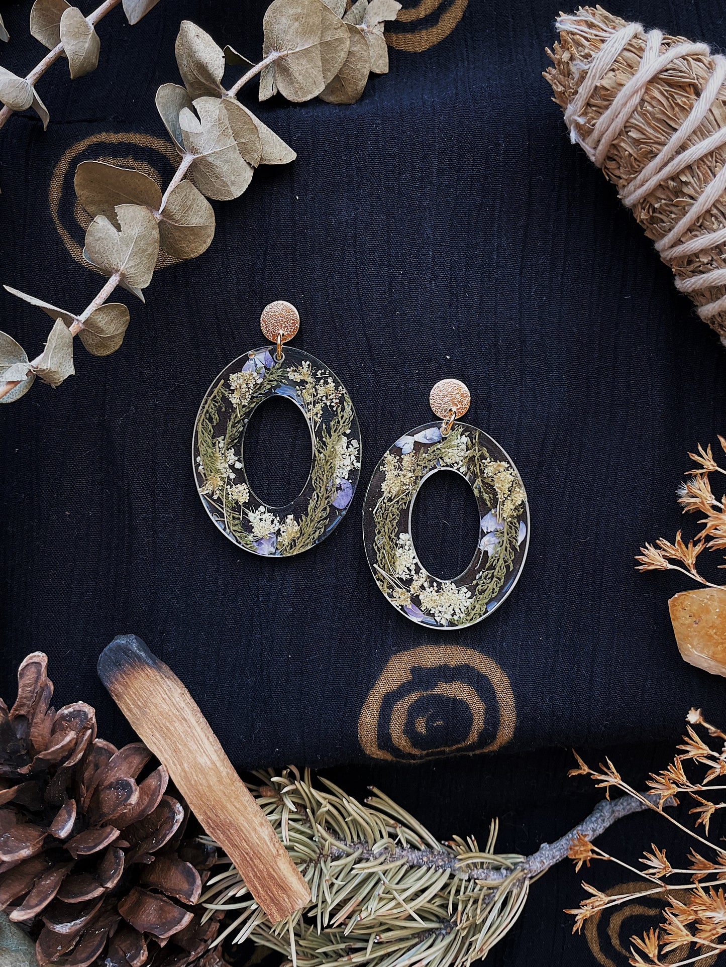 Vintage Wildflower Wide Ovals